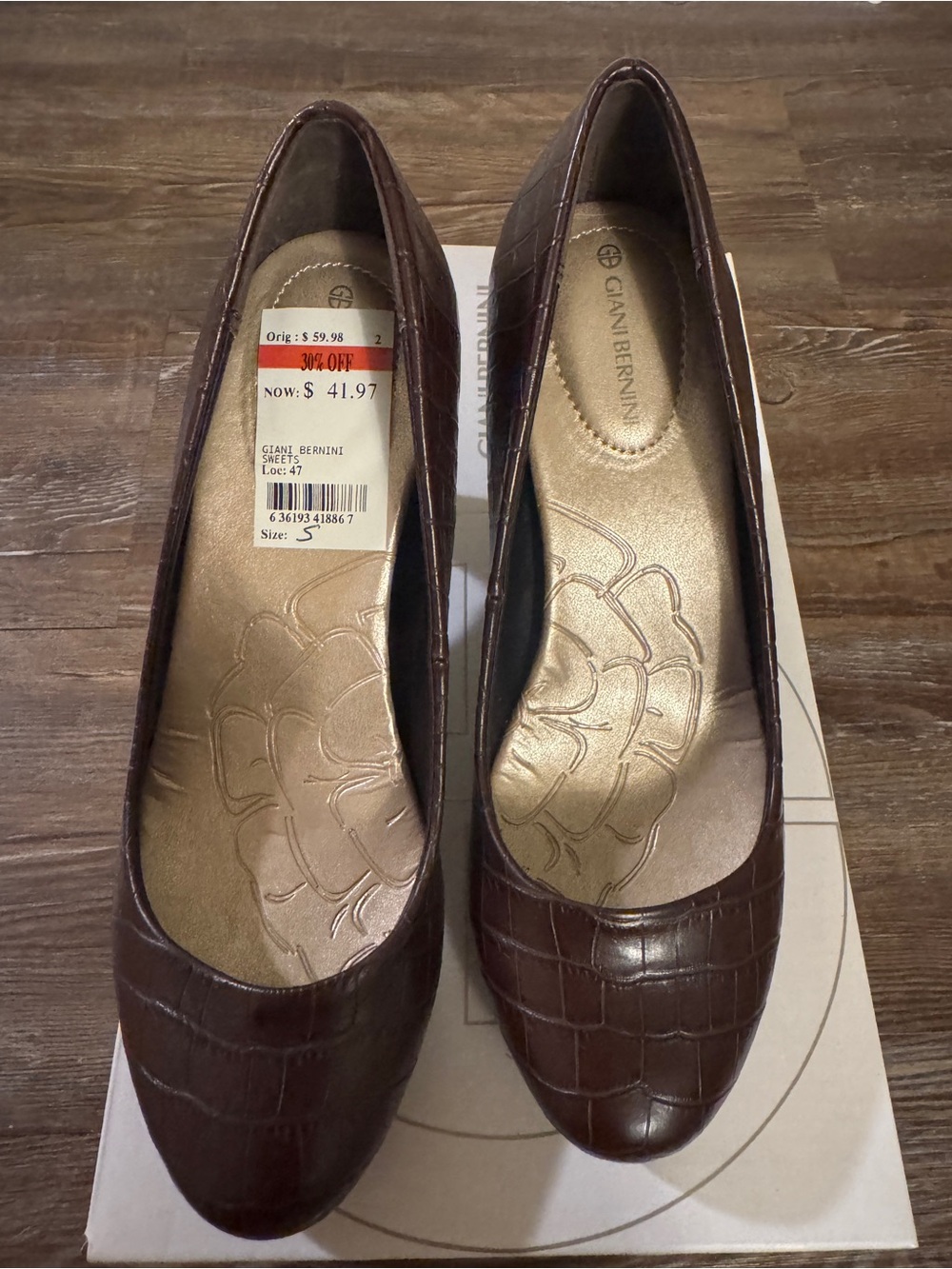 Giani Bernini Women's Brown Croc-Embossed Ballet Flats